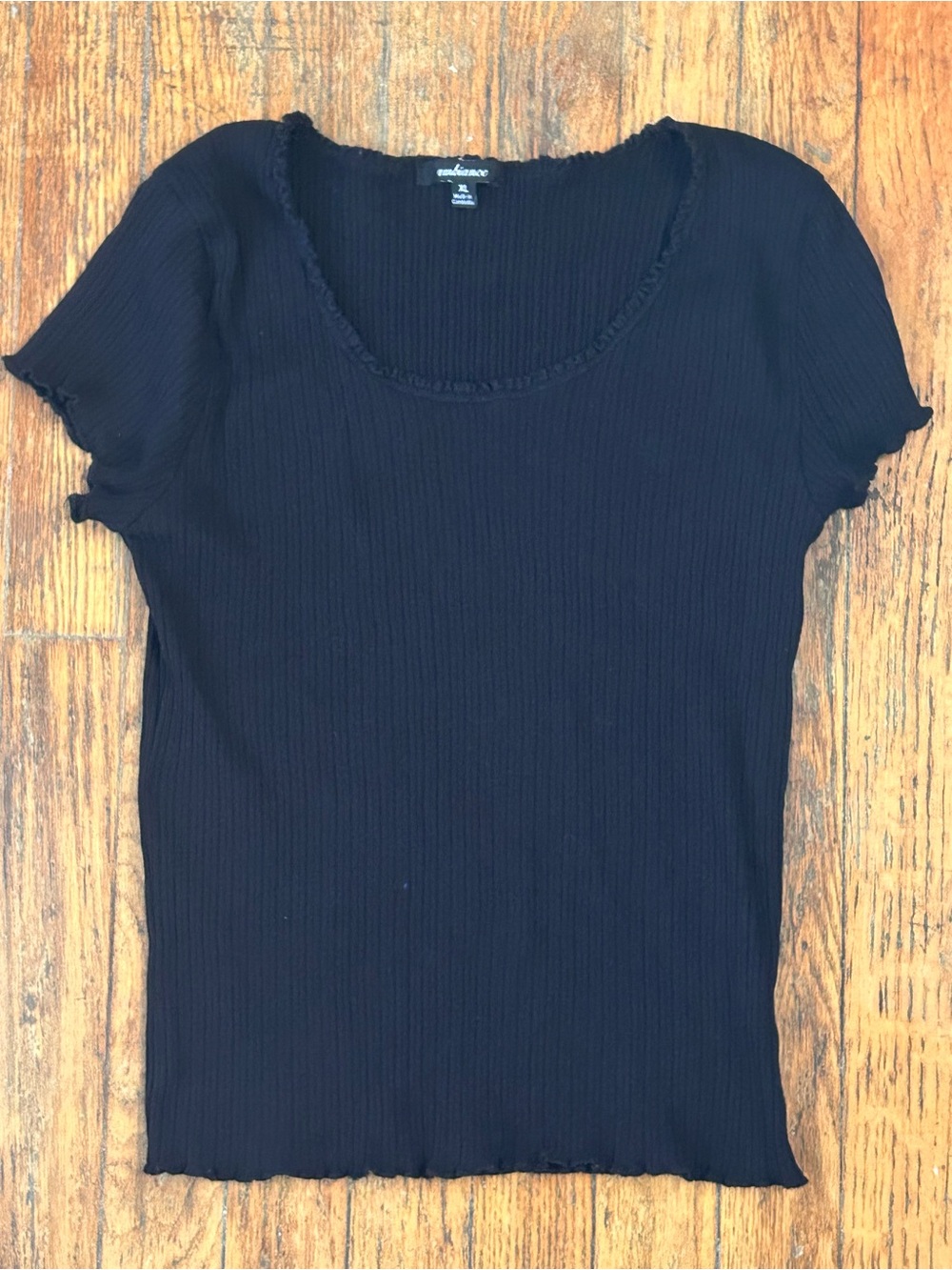 Ribbed Black Tee